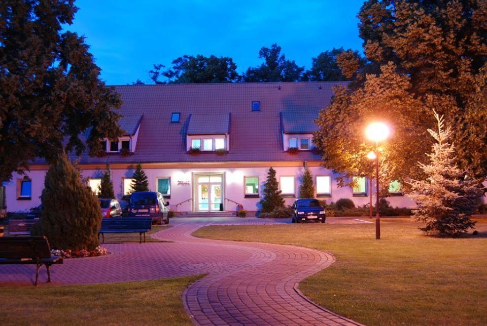Chrobry Hotel Szprotawa Екстериор снимка