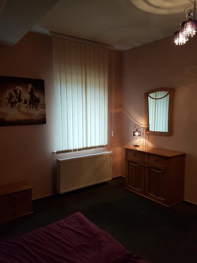 Chrobry Hotel Szprotawa Екстериор снимка