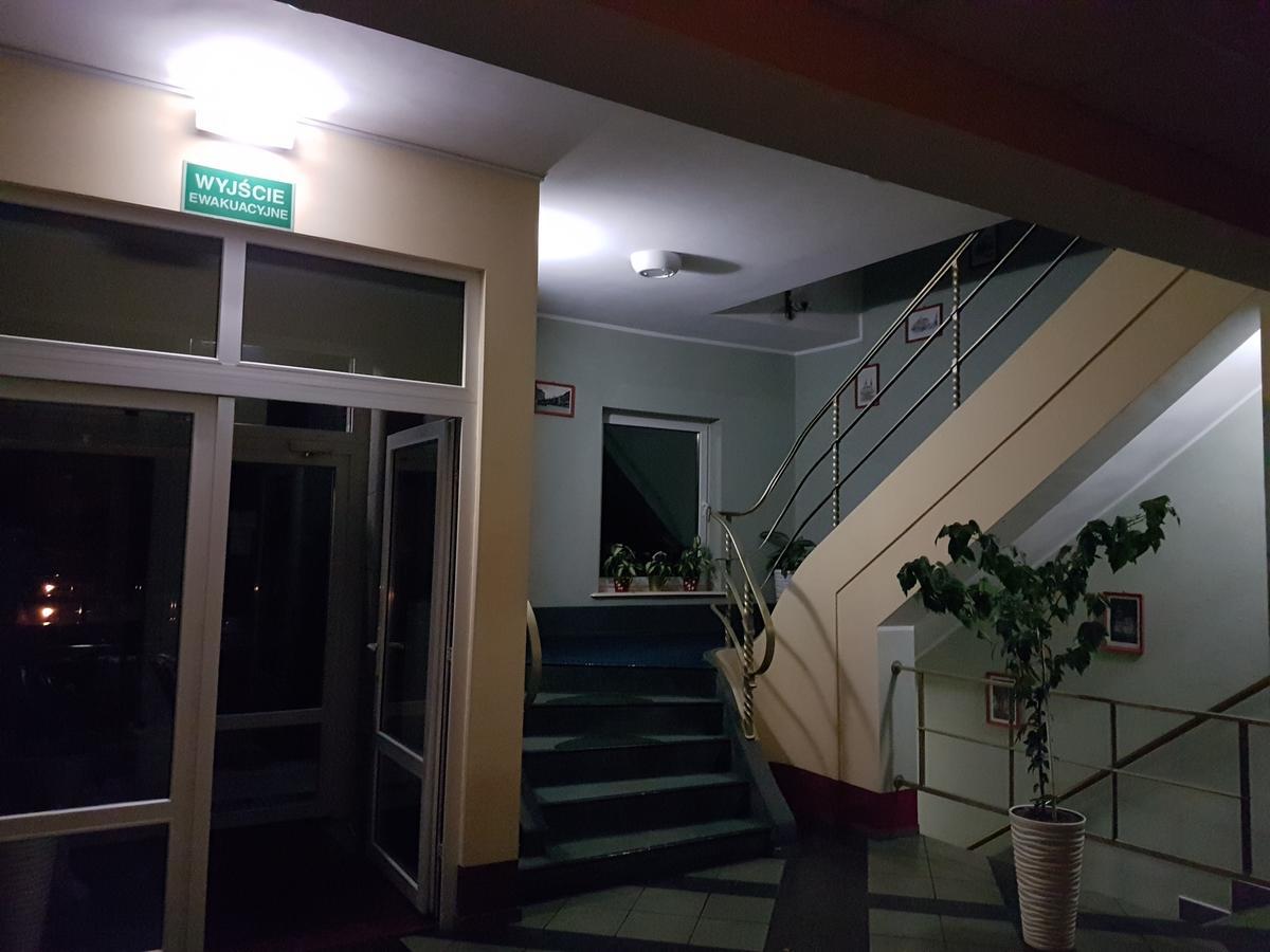 Chrobry Hotel Szprotawa Екстериор снимка