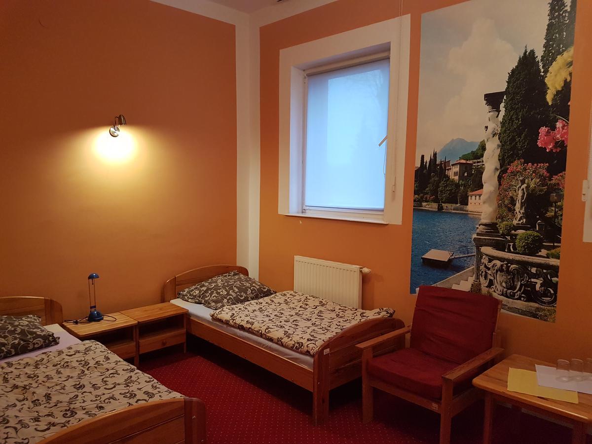 Chrobry Hotel Szprotawa Екстериор снимка